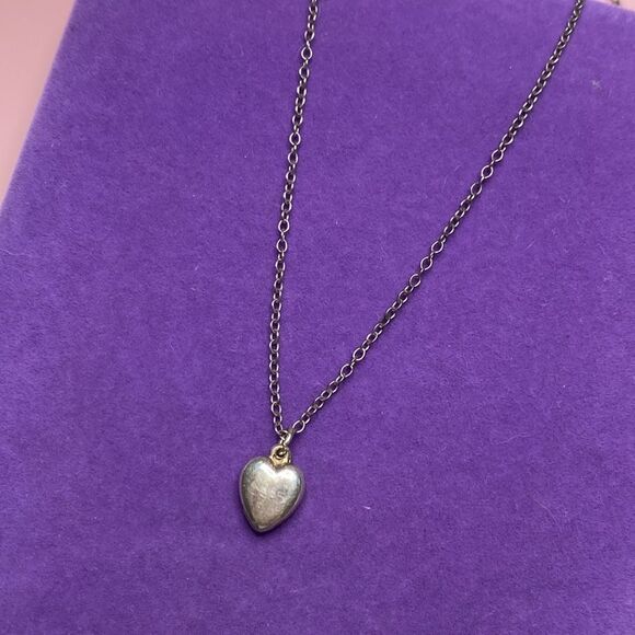 💛 Antique Sterling Silver Puffy Mini Heart Necklace - Picture 2 of 4